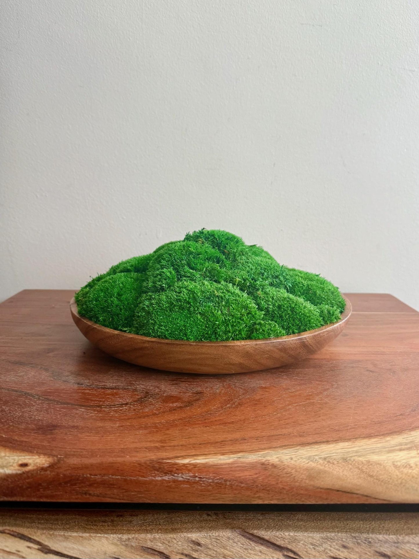 Moss Centerpiece | Pole Moss | Moss Planter | Preserved Moss Gift | Wood Nature Circle Bowl | One of a Kind | Green Pole Moss | Gift