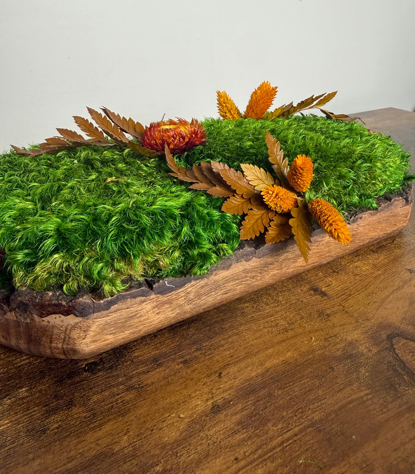 Preserved Pole Moss Centerpiece: Wood Nature Bowl, Wedding Decor with Orange Flowers | USA - TARIFF FREE
