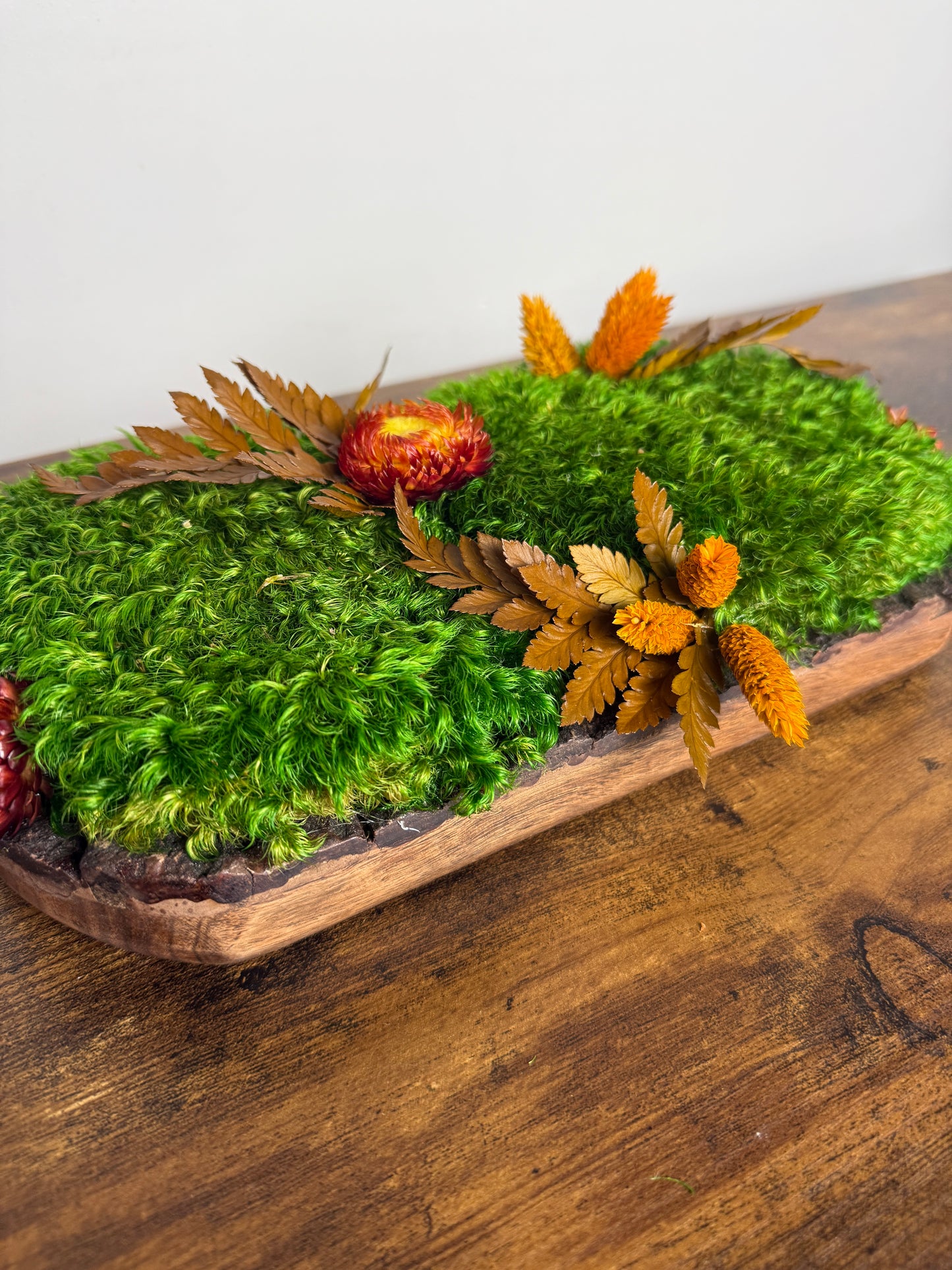 Preserved Pole Moss Centerpiece: Wood Nature Bowl, Wedding Decor with Orange Flowers | USA - TARIFF FREE