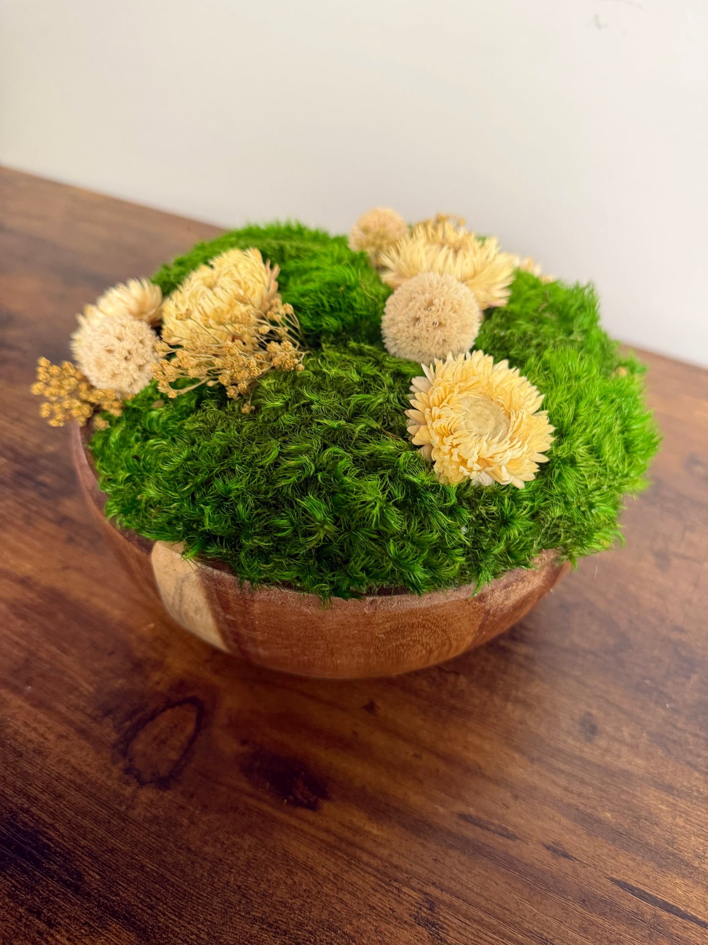 Preserved Moss Centerpiece: Wood Bowl with Reindeer Moss with White Flowers | USA - TARIFF FREE