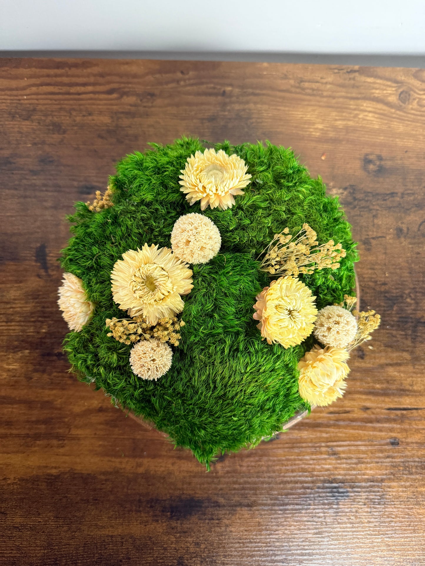 Preserved Moss Centerpiece: Wood Bowl with Reindeer Moss with White Flowers | USA - TARIFF FREE