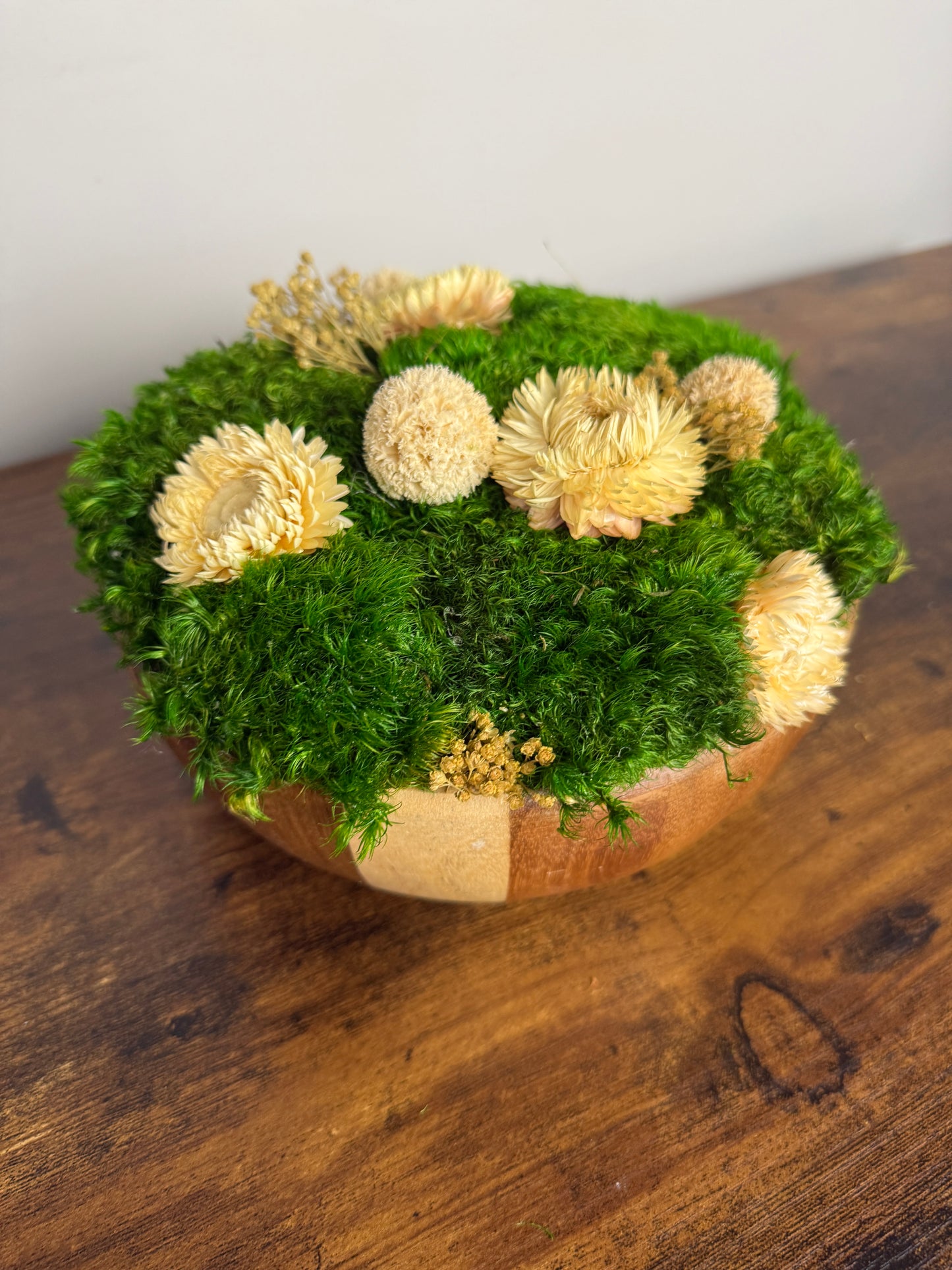 Preserved Moss Centerpiece: Wood Bowl with Reindeer Moss with White Flowers | USA - TARIFF FREE
