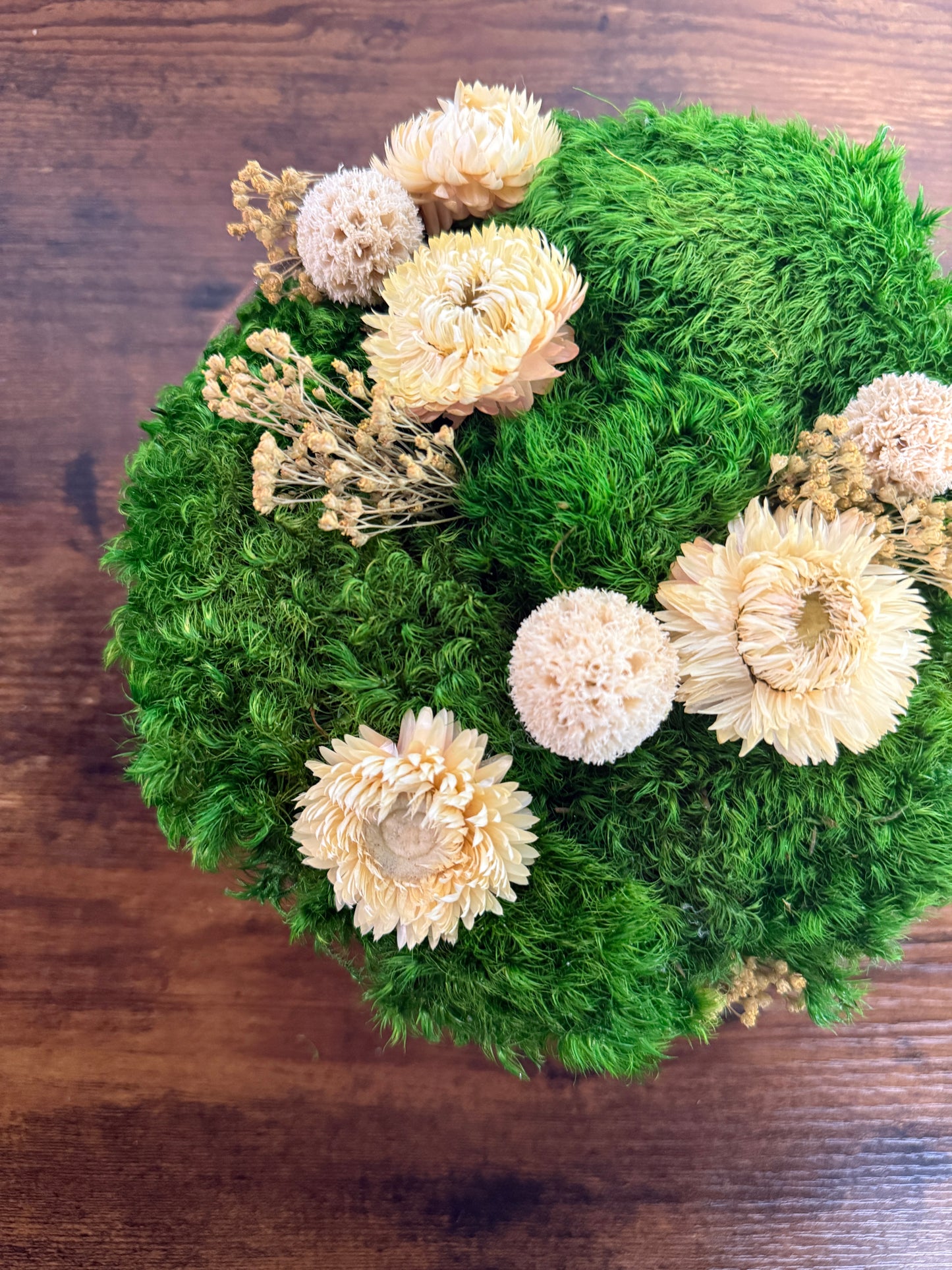 Preserved Moss Centerpiece: Wood Bowl with Reindeer Moss with White Flowers | USA - TARIFF FREE