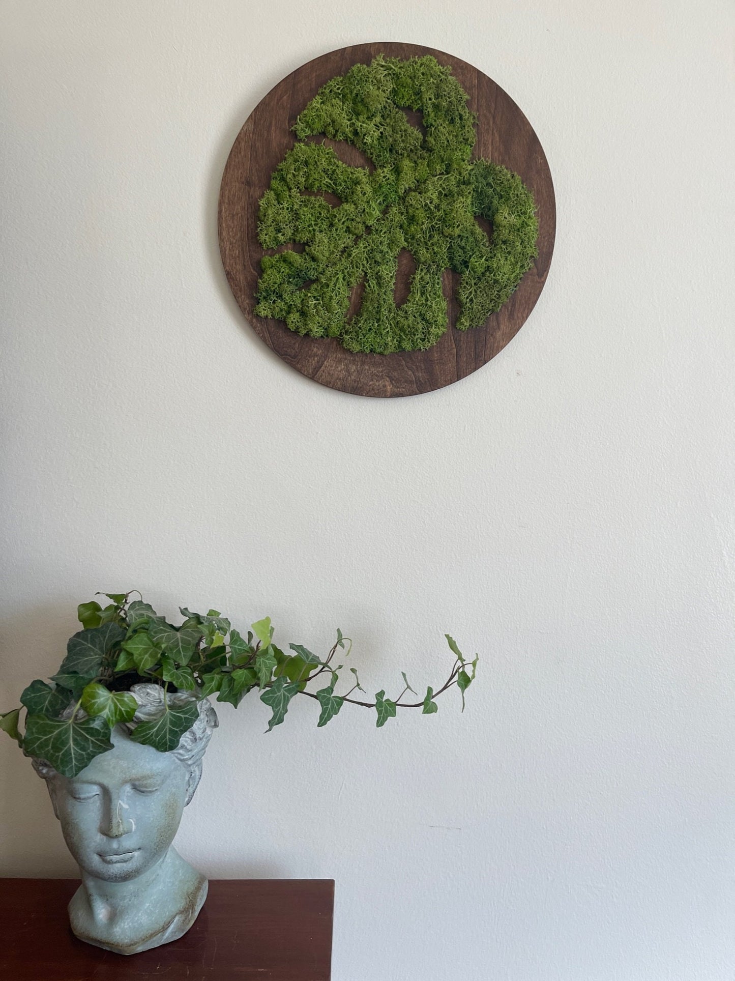 Moss Wall Art | Monstera Plant Round Wood Frame | Medium Green Reindeer Moss | Wedding Gift