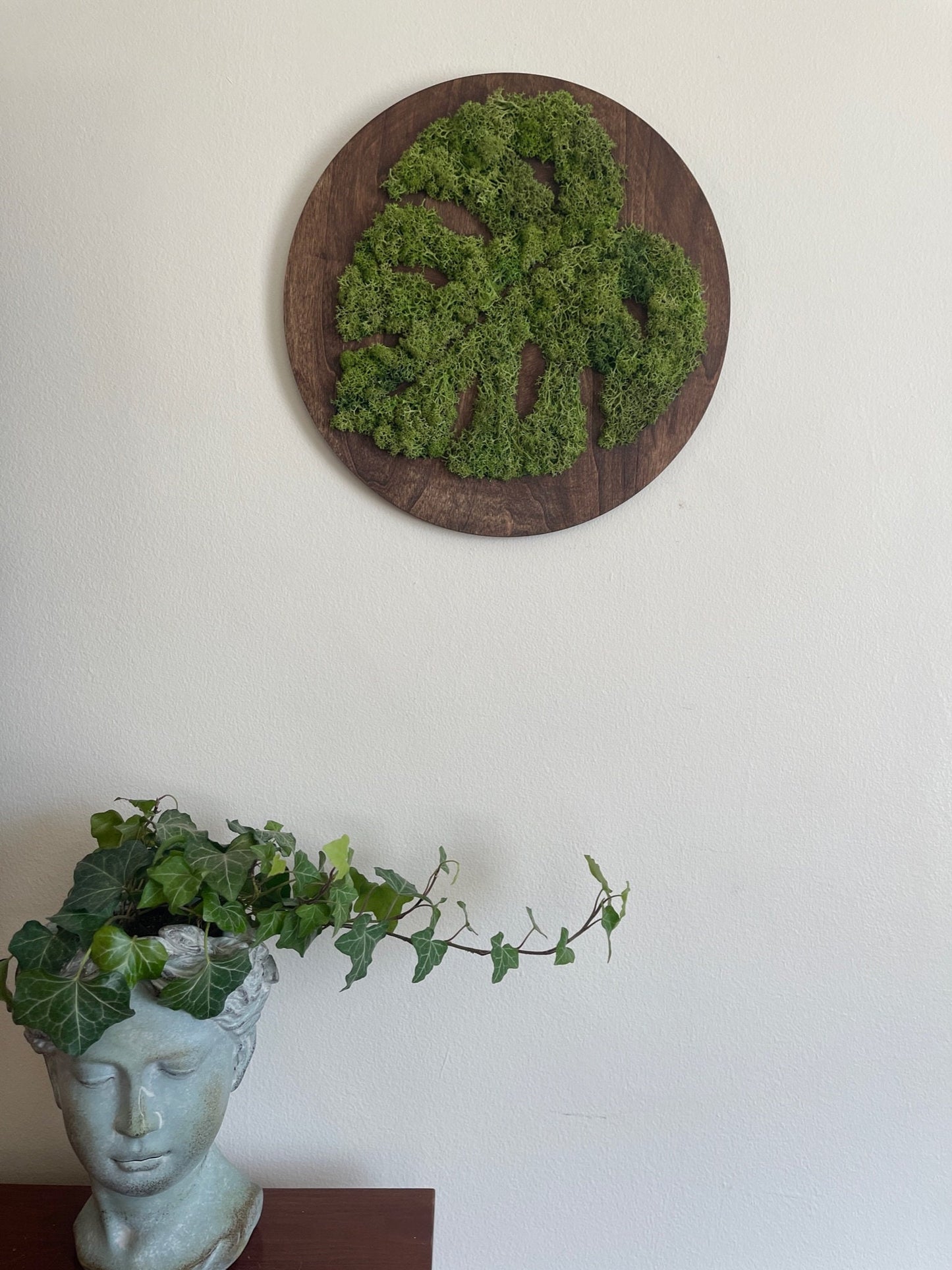 Moss Wall Art | Monstera Plant Round Wood Frame | Medium Green Reindeer Moss | Wedding Gift