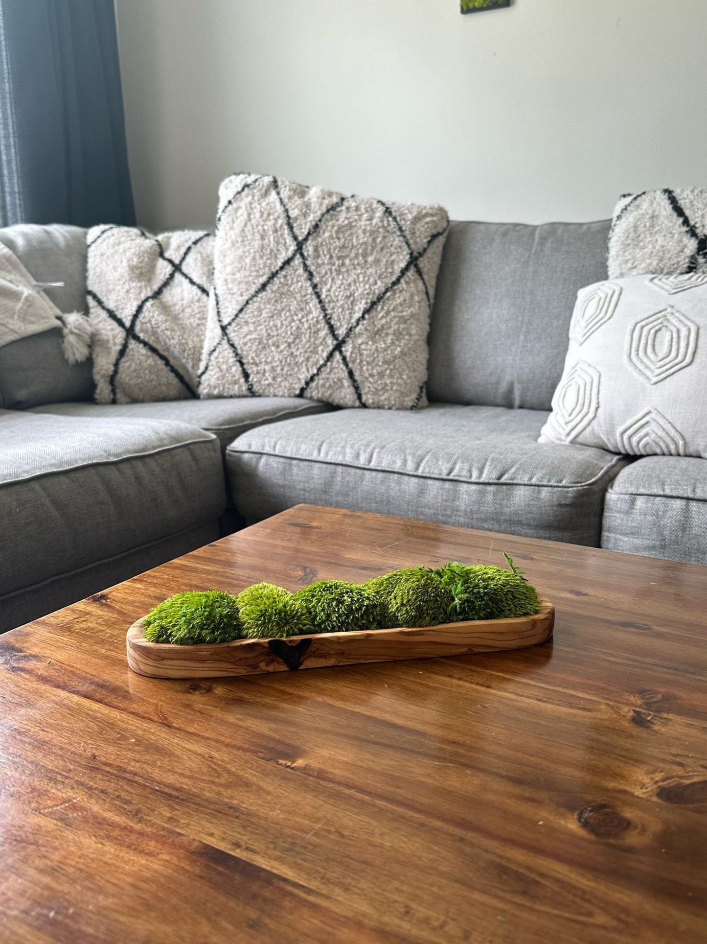 Preserved Moss Centerpiece: Olive Wood Bowl, Reindeer & Pole Moss | USA - TARIFF FREE