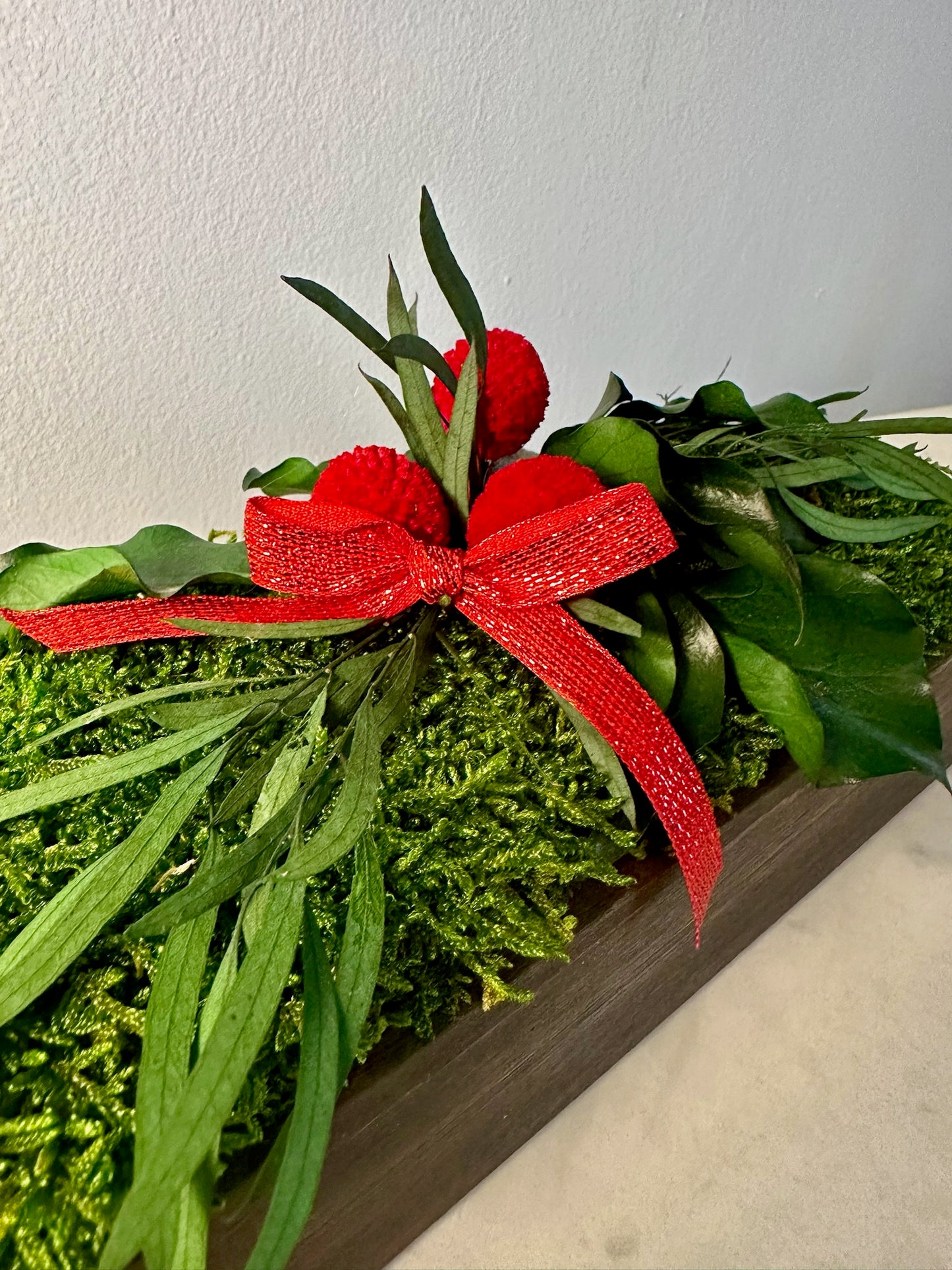 Preserved Moss Centerpiece | Olive Wood, Reindeer Moss Decor