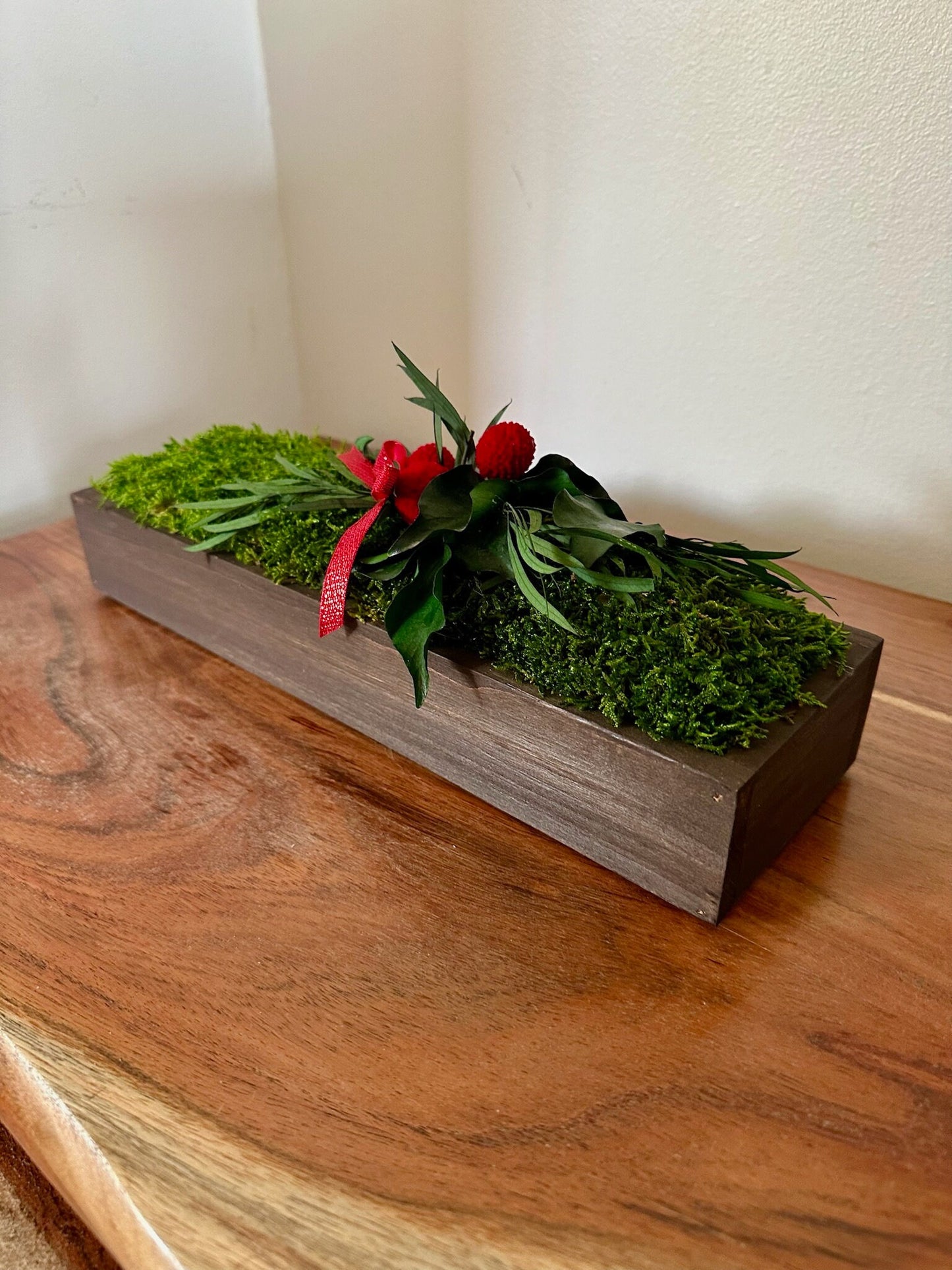 Preserved Moss Centerpiece | Olive Wood, Reindeer Moss Decor