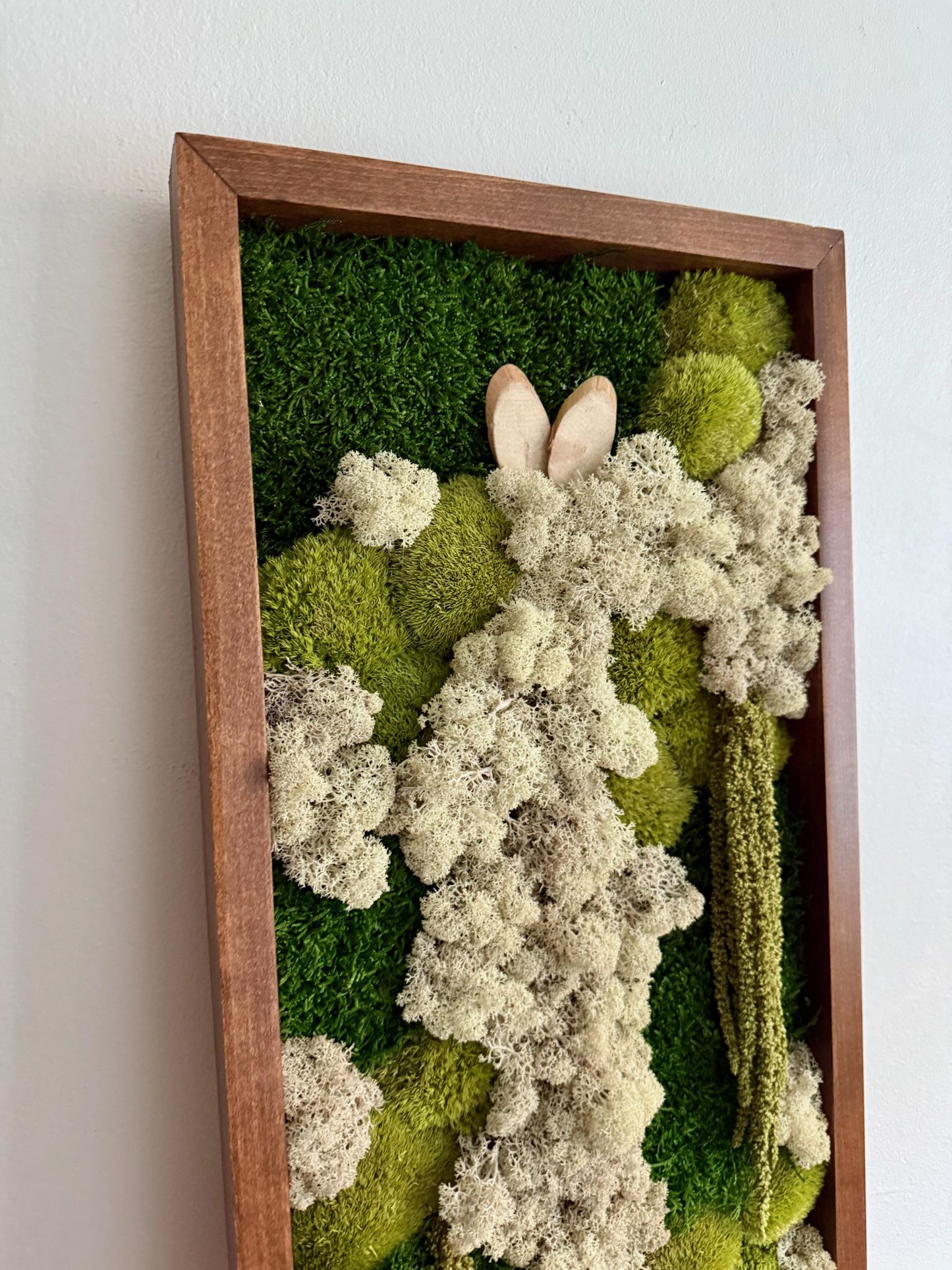 Preserved Moss Wall Art: Reindeer & Sheet Moss, Rectangle Frame | USA - TARIFF FREE