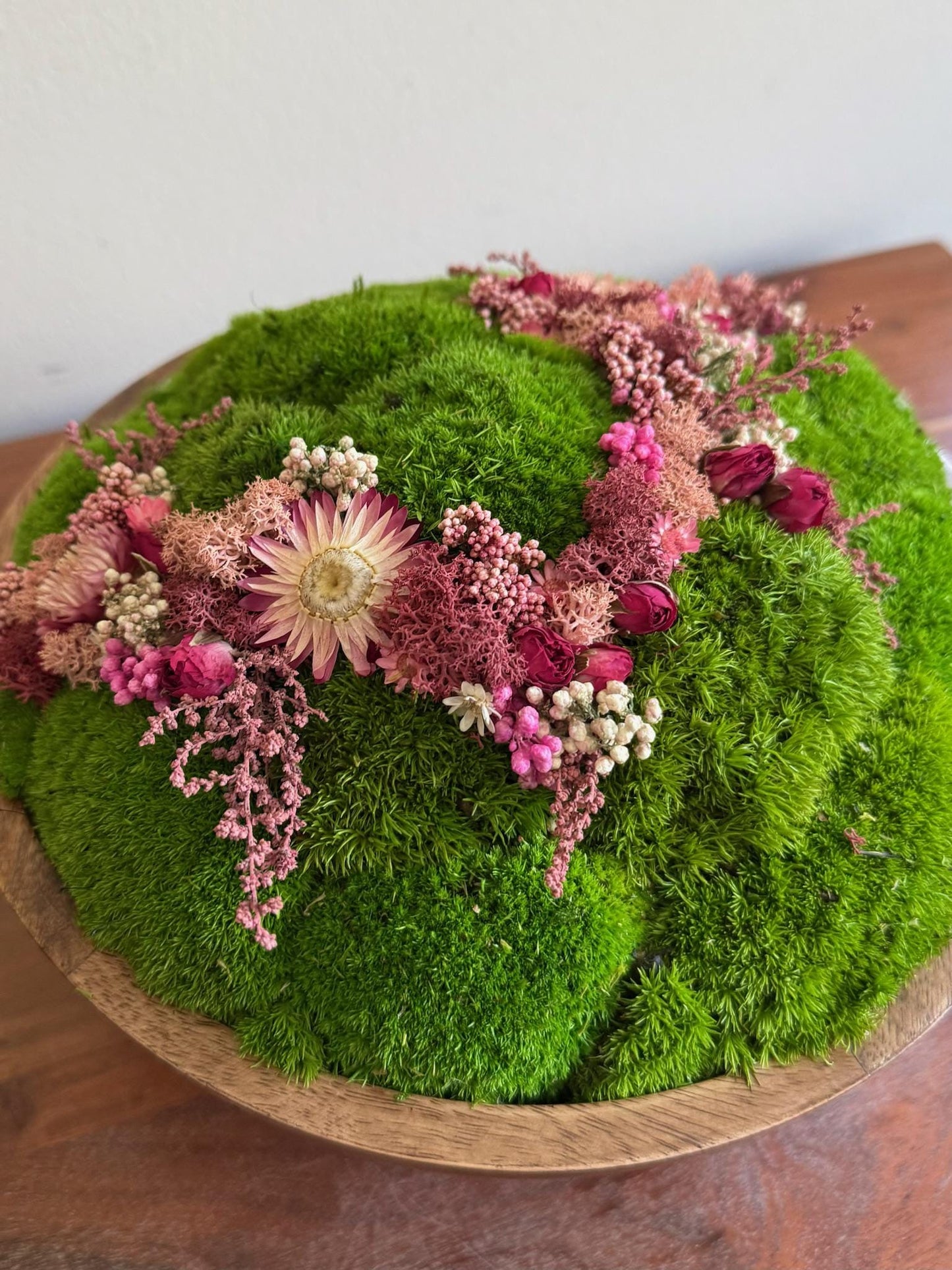 Preserved Moss Circle Centrepiece: Wood Bowl with Reindeer Moss | USA - TARIFF FREE