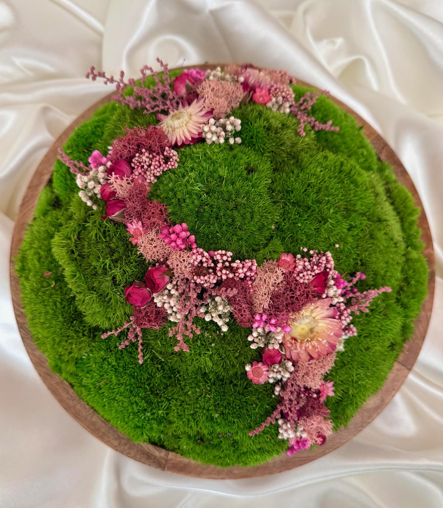 Preserved Moss Circle Centrepiece: Wood Bowl with Reindeer Moss | USA - TARIFF FREE