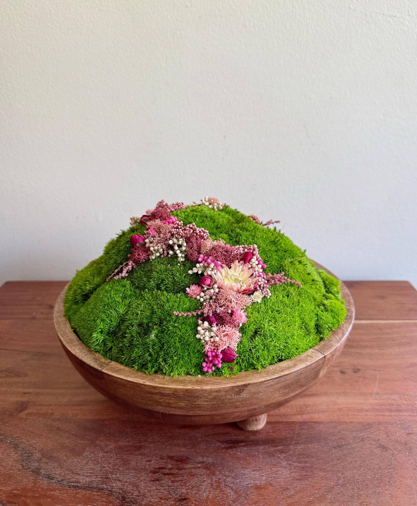 Preserved Moss Circle Centrepiece: Wood Bowl with Reindeer Moss | USA - TARIFF FREE