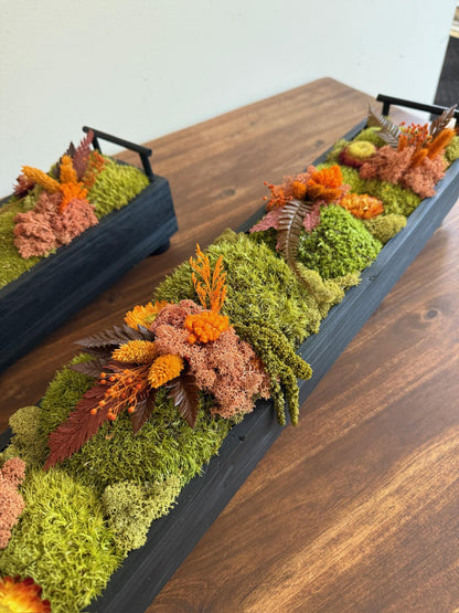 Preserved Moss Centerpiece: Wood Rectangle with Reindeer,  Pole Moss & Flowers | USA - TARIFF FREE