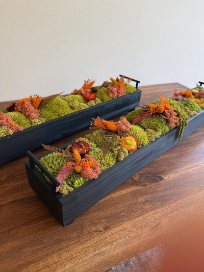Preserved Moss Centerpiece: Wood Rectangle with Reindeer,  Pole Moss & Flowers | USA - TARIFF FREE